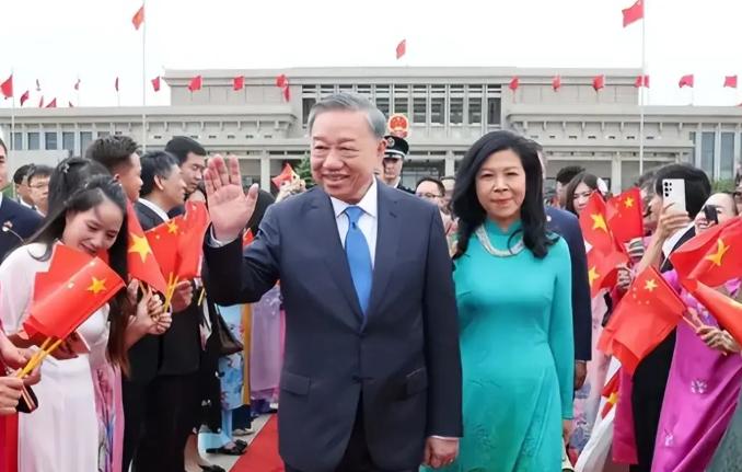苏林访华阵容曝光，访问团规模空前，个个身份不简单。在大国博弈的舞台上，越南一