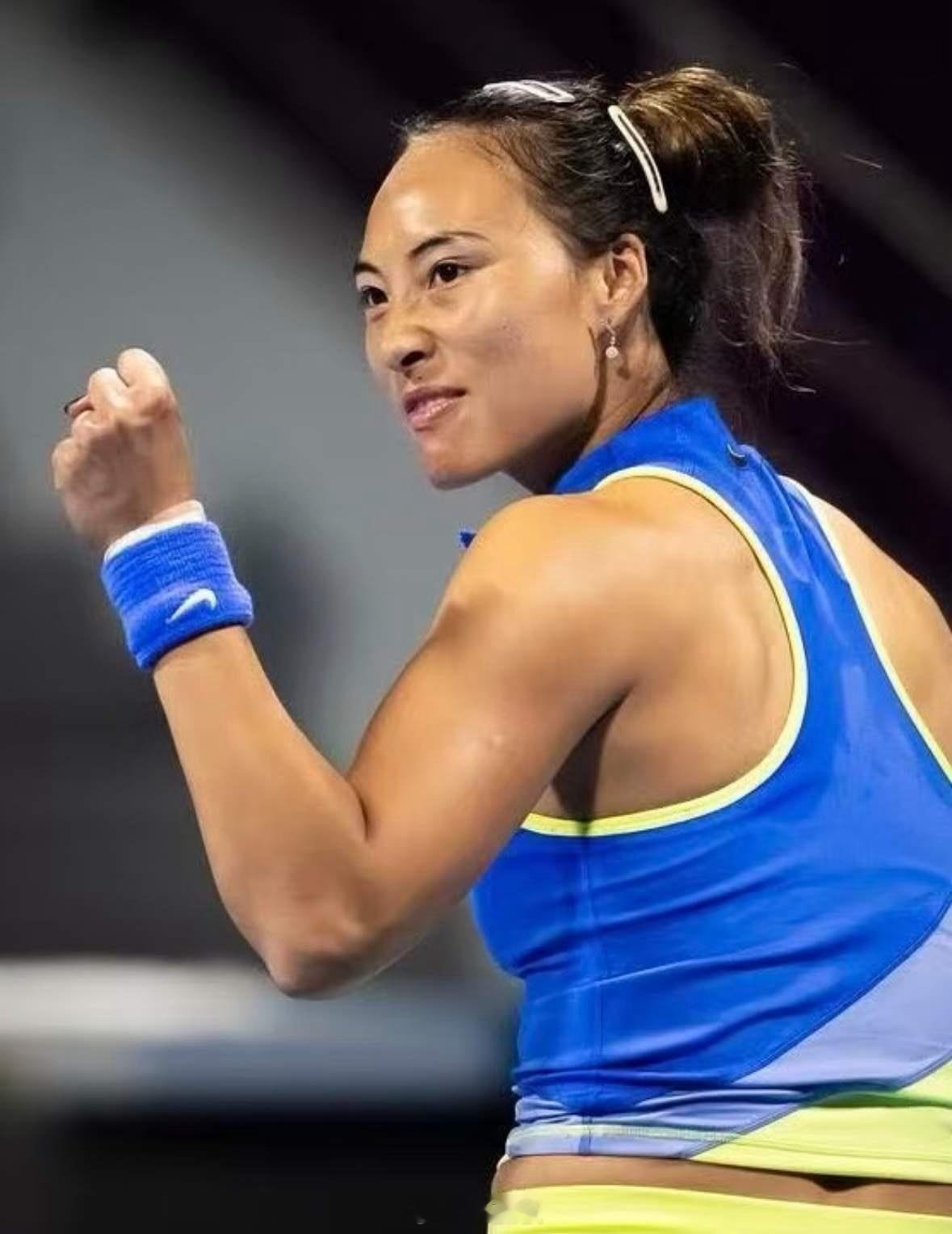 资本为什么喜欢郑钦文？其实原因很简单不是因为她这次连过两轮，而是因为她无论何时都