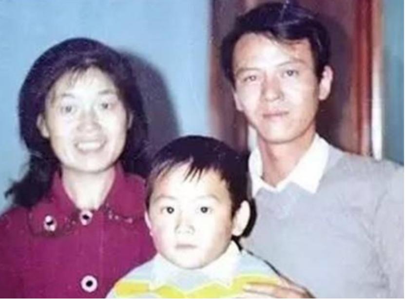 1979年，上海知青戴建国不顾反对娶了一农村女子，谁知娶回家当晚，妻子就