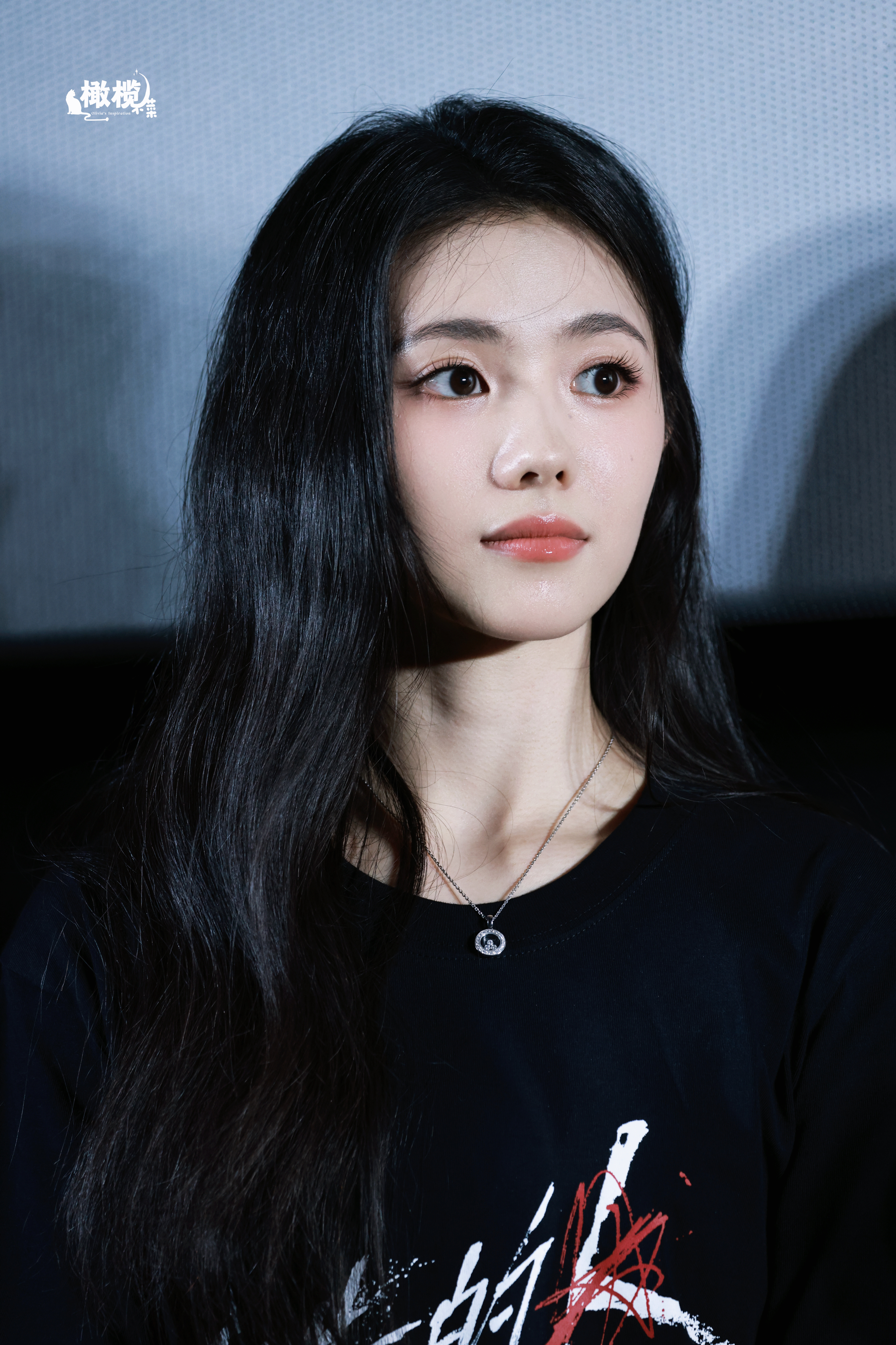 刘浩存黑长直美女自带柔光滤镜