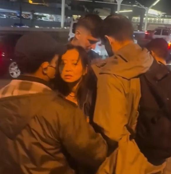在国内那套脾气，到了美国机场真不好使31岁的林女士在洛杉矶机场准备和同事一起