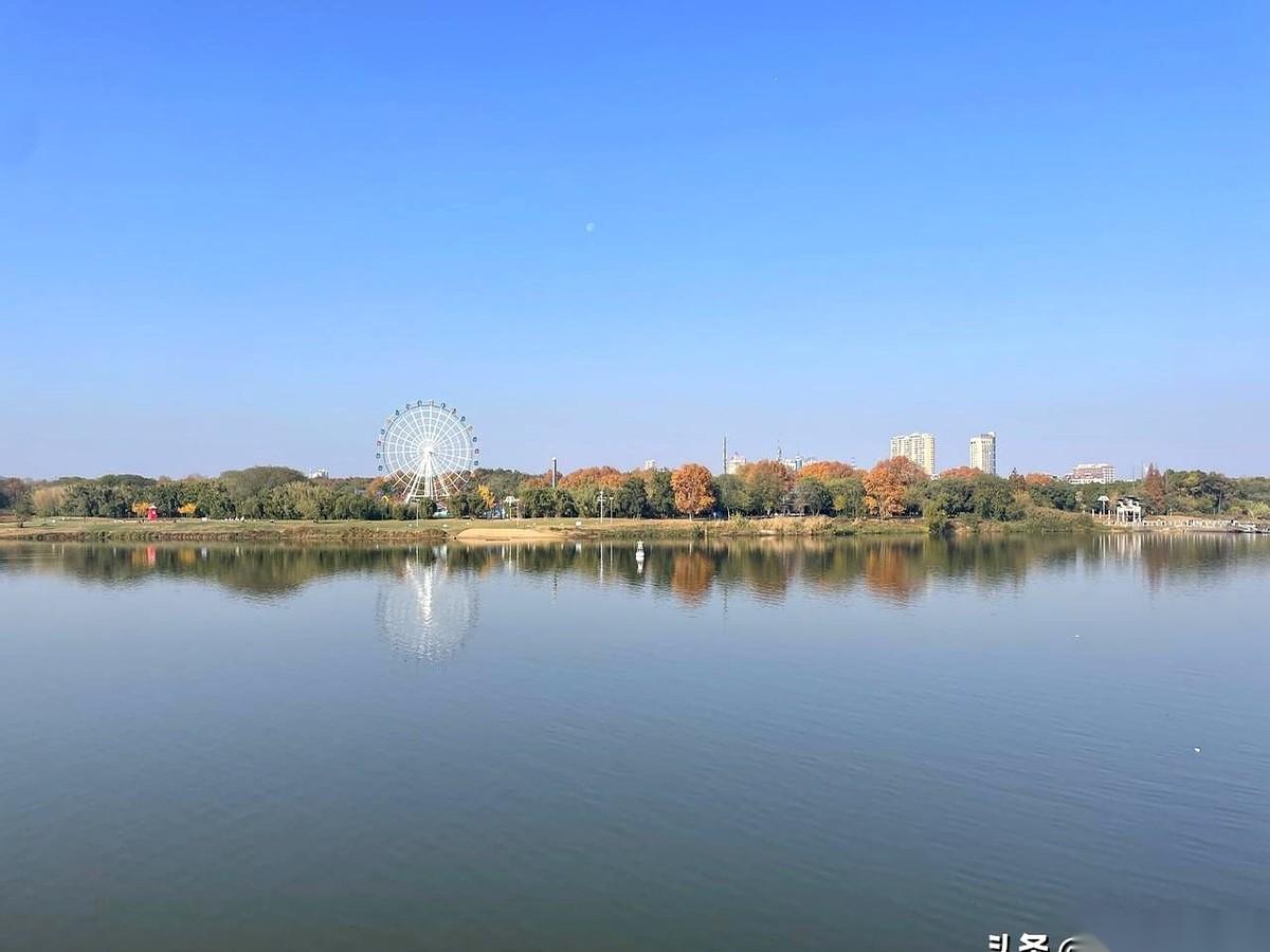 谁都没想到，东欧那边刚一动手，最先被“架在火上烤”的，居然是中东那帮老江湖。就