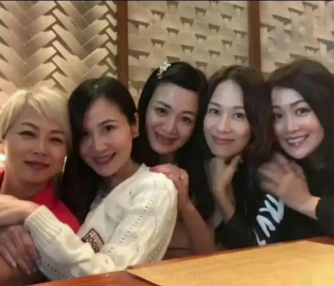 韦小宝的五个老婆合照，这么多年过去了还是双儿最顺眼！