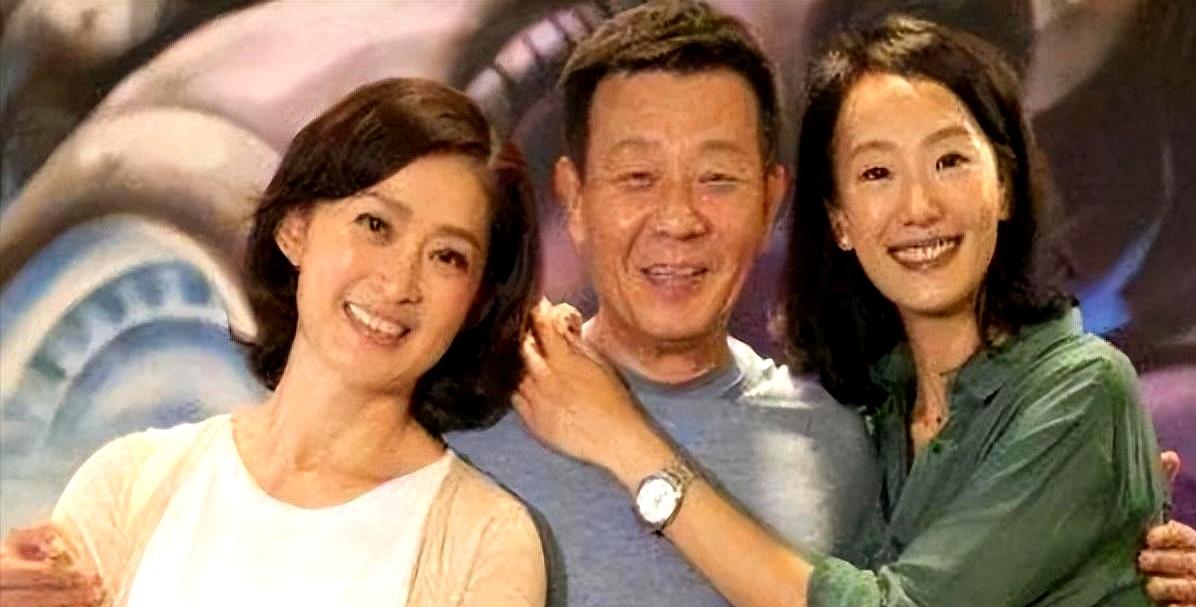 一个男人同时照顾两段关系，还把日子排得跟Excel表一样细，这事你敢信吗？寇世