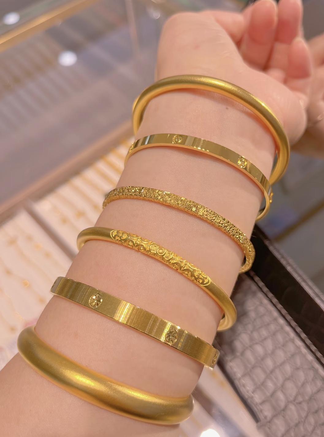 这下好了，金价彻底跌疯了！3月31日，一只58克的金镯子，75000块就能拿