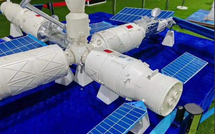 为什么大家都不提中国空间站了？因为没脸提，跟国际空间站差距太大！中国空间站可不是