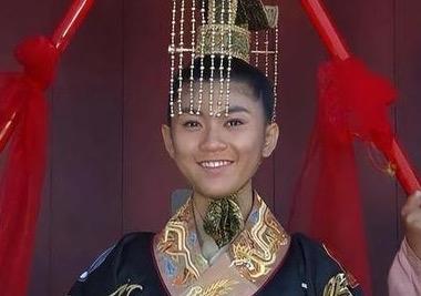 今日话题：小明王真的是被朱元璋害死的吗？？？网友甲：小明王跟汉献帝完全不同，