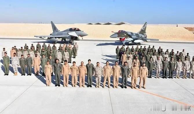 卡塔尔将与巴基斯坦达成战略防御协议。之前是沙特，现在是卡塔尔，过不了几年，巴基斯