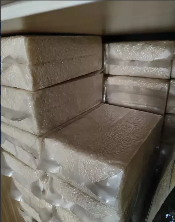 黑龙江，有一位阿姨在网上诉苦，前几年疫情期间，她跟丈夫因为担心物价会上涨，所以花