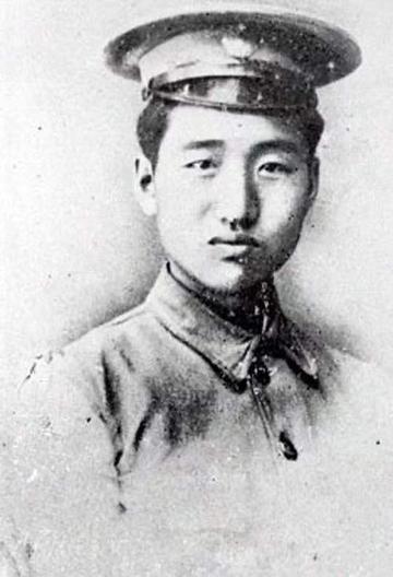 徐向前虽然只是第八元帅，却领导过其他六位元帅，是不是感觉不可思议？ 这一现象