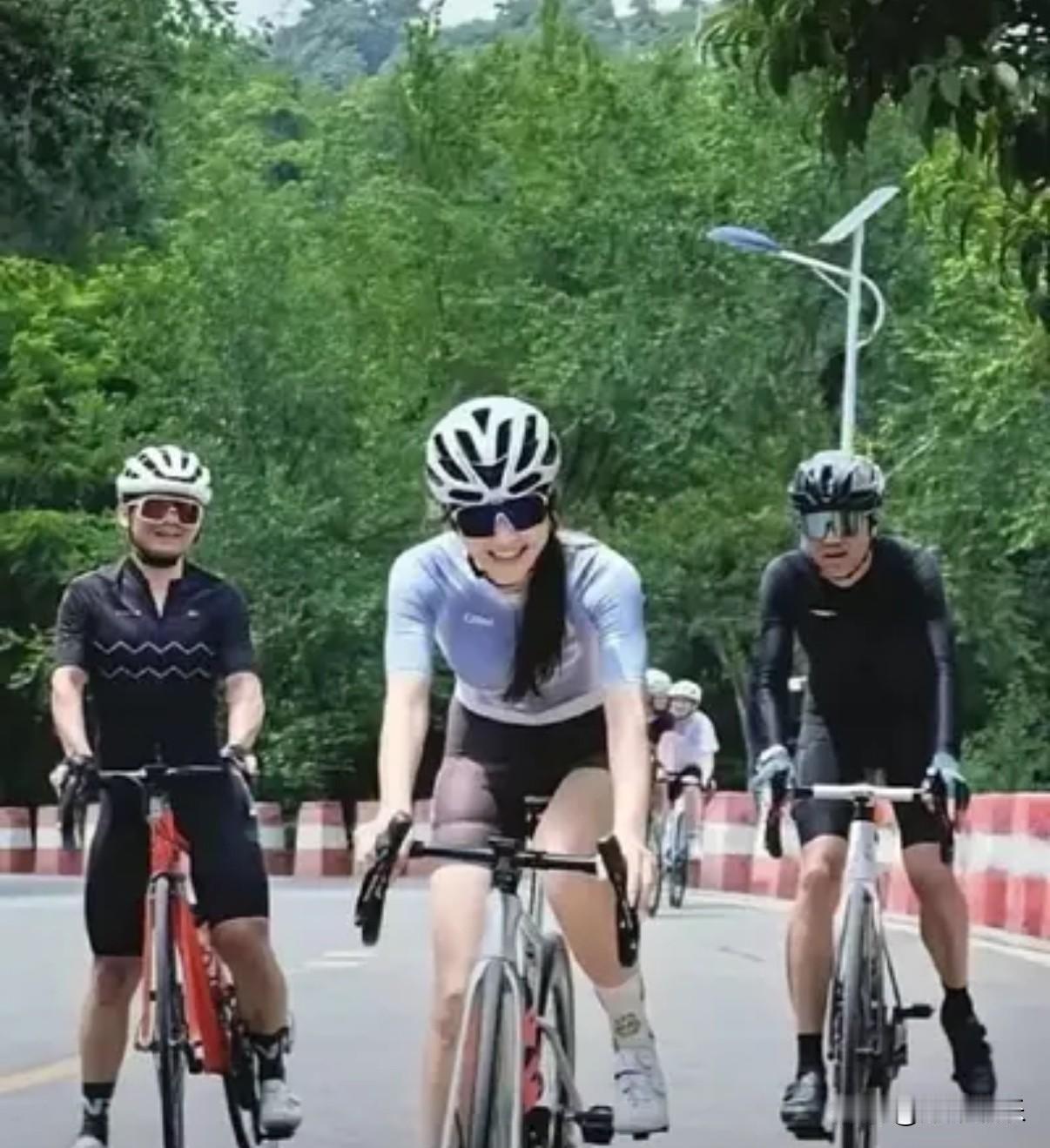鸟哥这件事曝光之后，大圣车队内部的聊天记录也被网友扒了出来。知情骑友透露，过去两