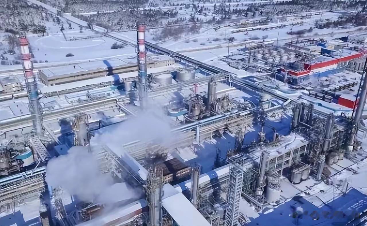 2. 美国制裁下印度减少俄油进口中国稳定进口成真朋友：美国制裁俄两大石油巨头后