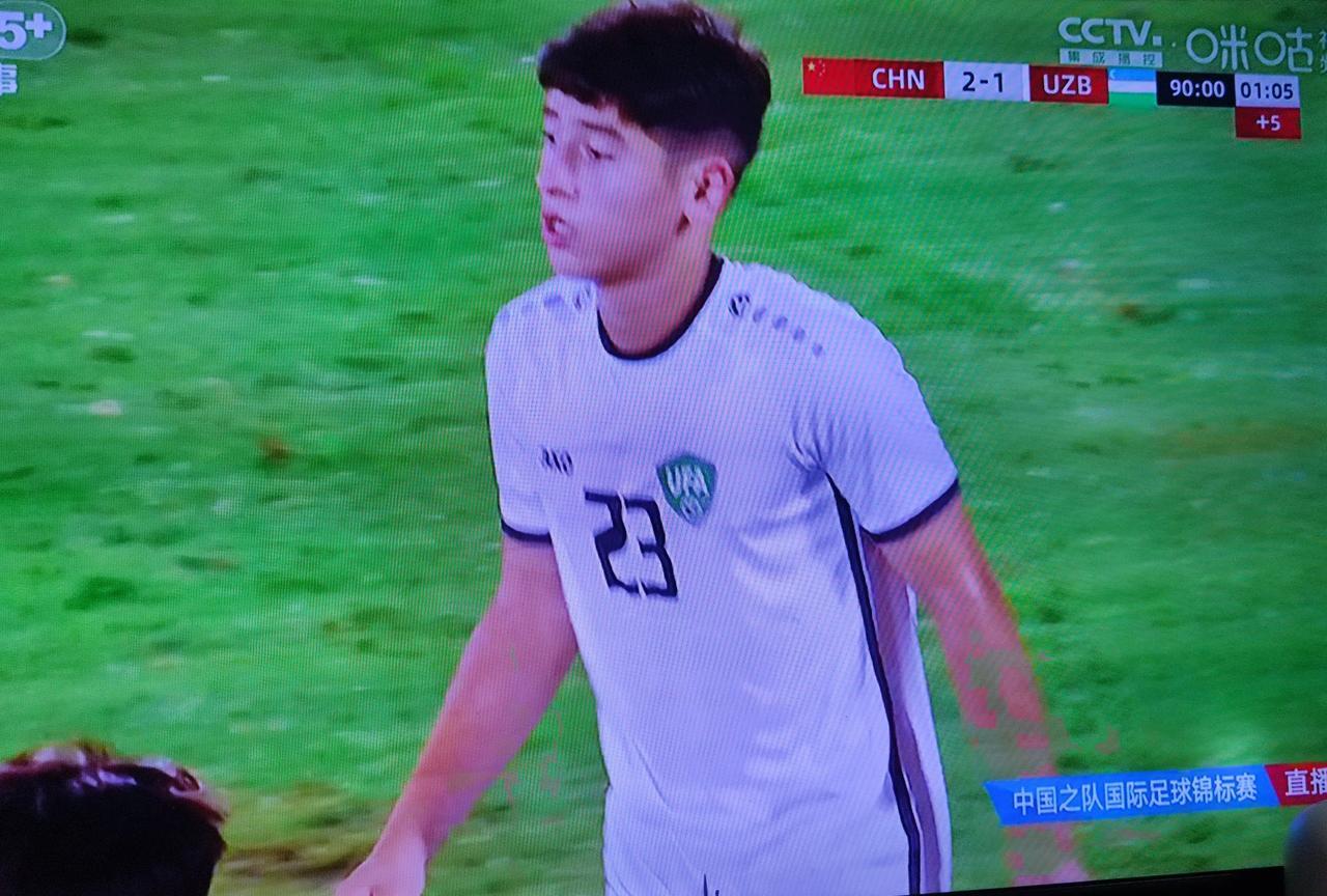 U16和平杯中国2：1险胜乌兹别克斯坦，双方互有机会。1中国队创造机会很多，但是