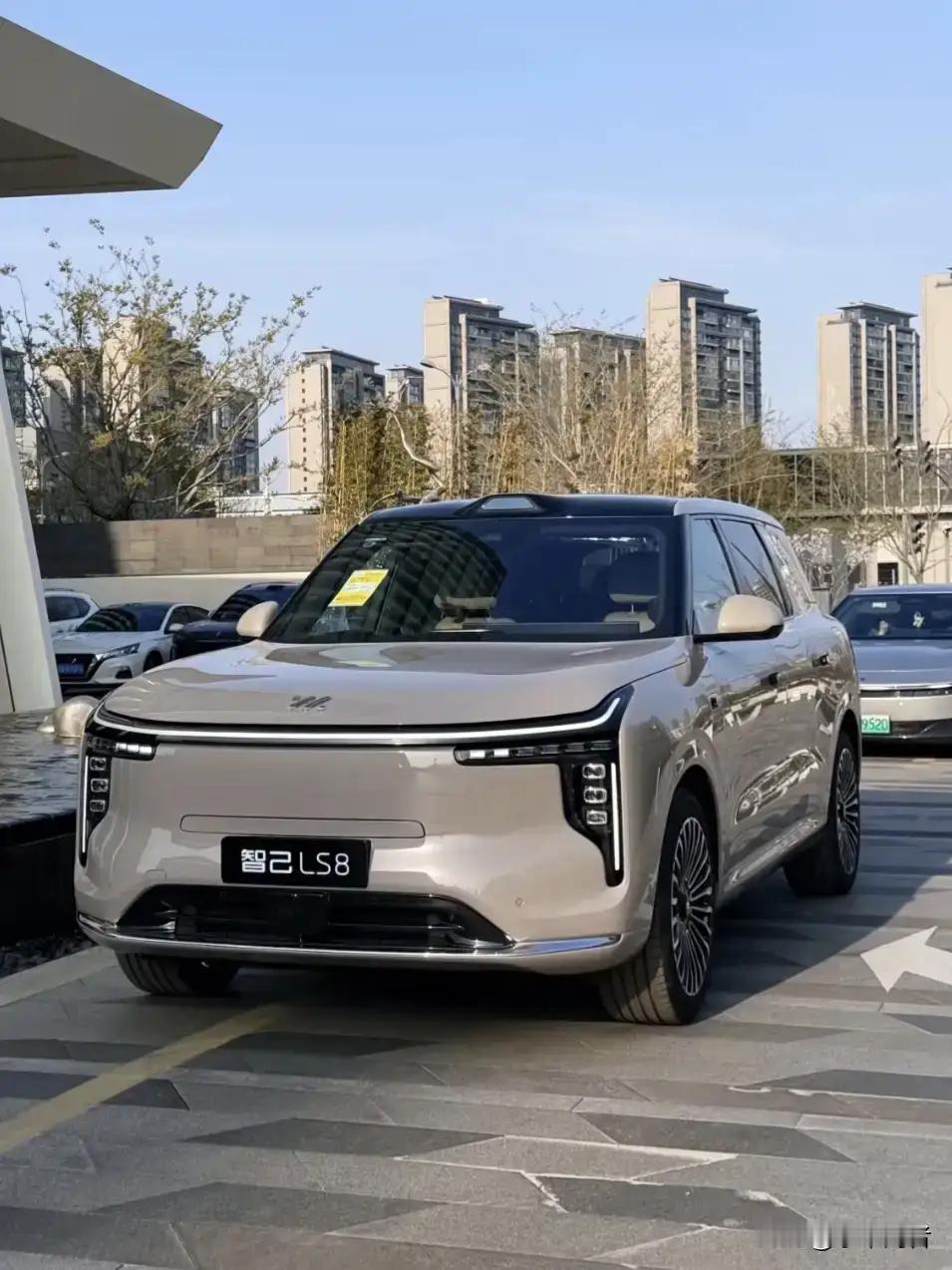 听一句劝，智己汽车这么买就对了：1、要家用通勤与长途全能，选智己LS62、要