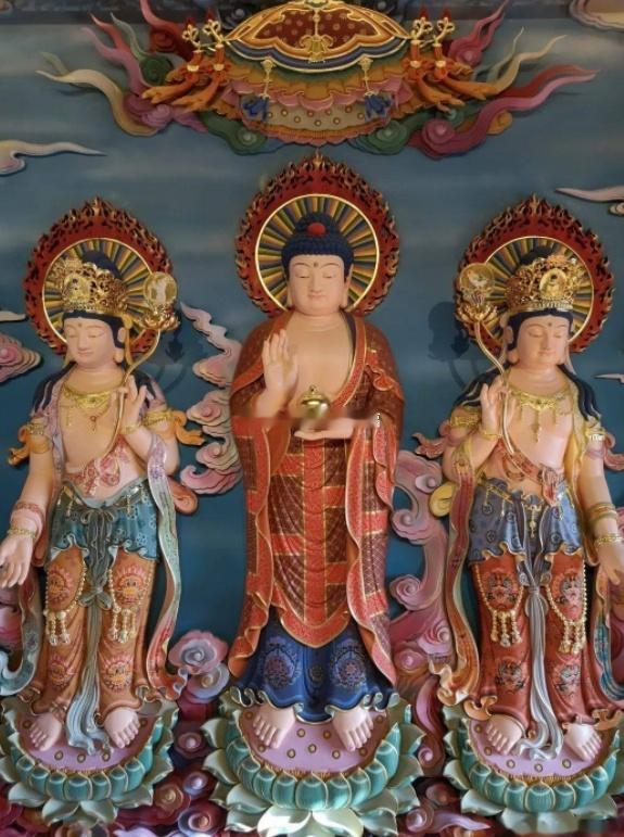 万事随缘心自宽，好运今日自登门。静心默念：“心莲常开福自来，好事今朝自然连。”逢