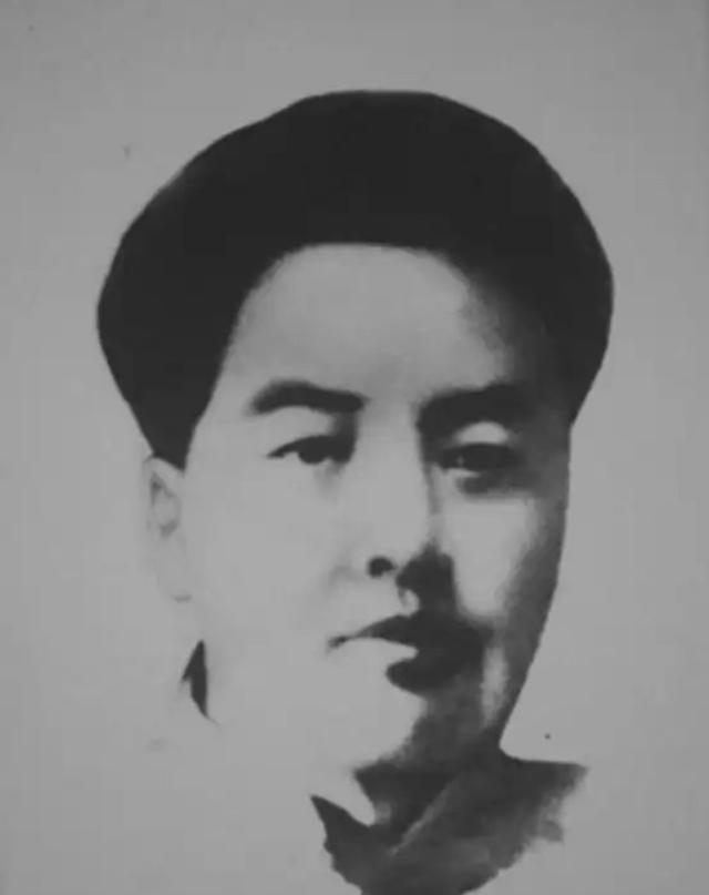1984年贺子珍病逝，在上海龙华革命公墓的遗体告别仪式上，有一段回忆记载：现场