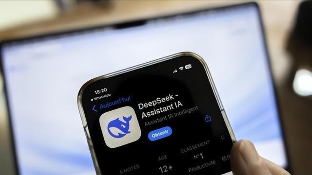 韩国暂停,DeepSeek下载!