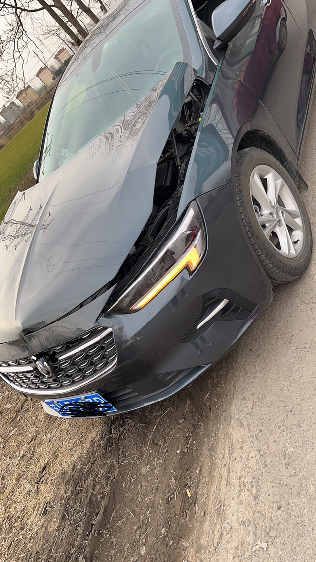 车子追尾全责还没车损前脸保险杠坏了、机盖弹开，多钱能修好