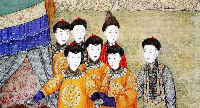 顺治十年，董鄂氏诞下一名皇子，起名为福全，因征讨噶尔丹自作主张撤兵，被康熙猜忌有