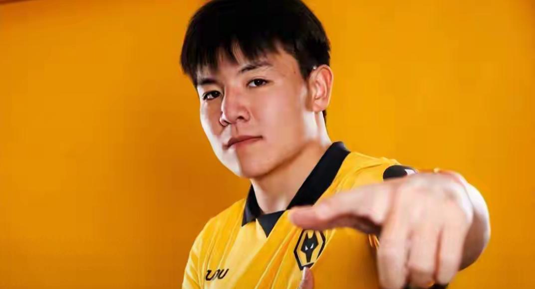 看来中国球员刘洋之路并非那么艰难，张家铭、徐彬已经算是在英超站稳脚跟，而王博豪在