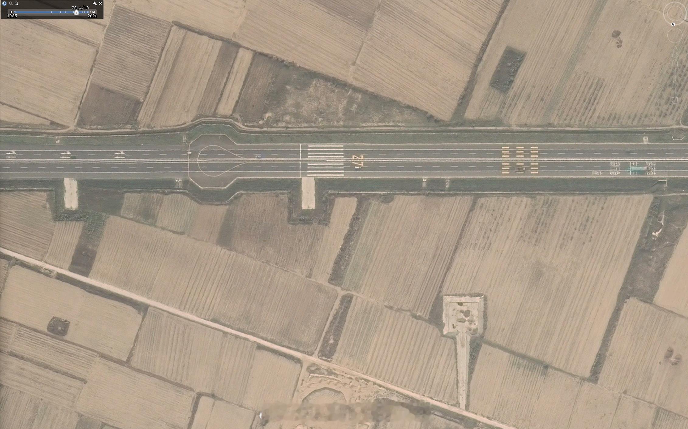 2014年5月25日，济南军区空军组织苏-27、运-7、直9等机型在河南郑民高速