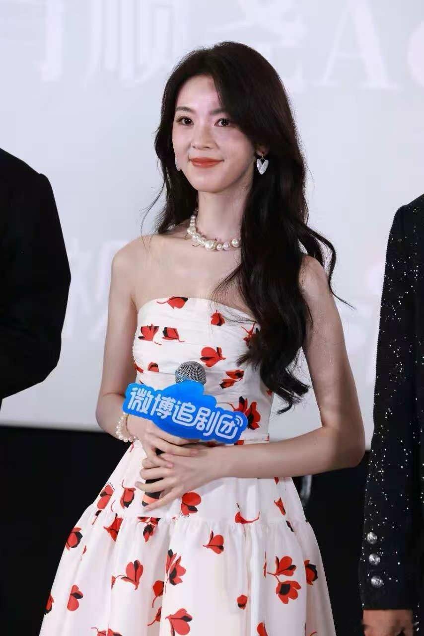 陈瑶对镜练媚骨天生陈瑶真的美的要鼠​​​