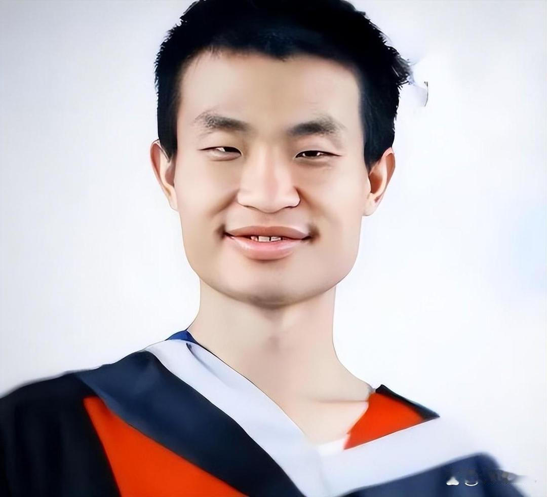 在长沙这座充满活力的城市中，有一位令人瞩目的初中数学“小天才”，他的名字逐渐在学