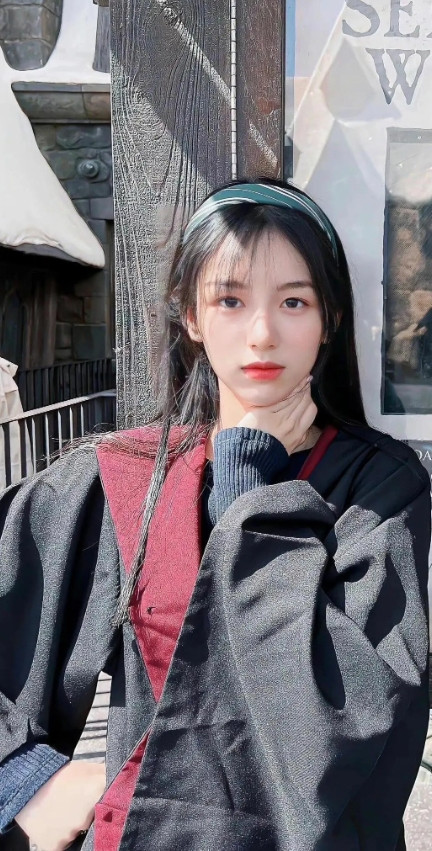 周也VS欧阳娜娜，你会选择谁？