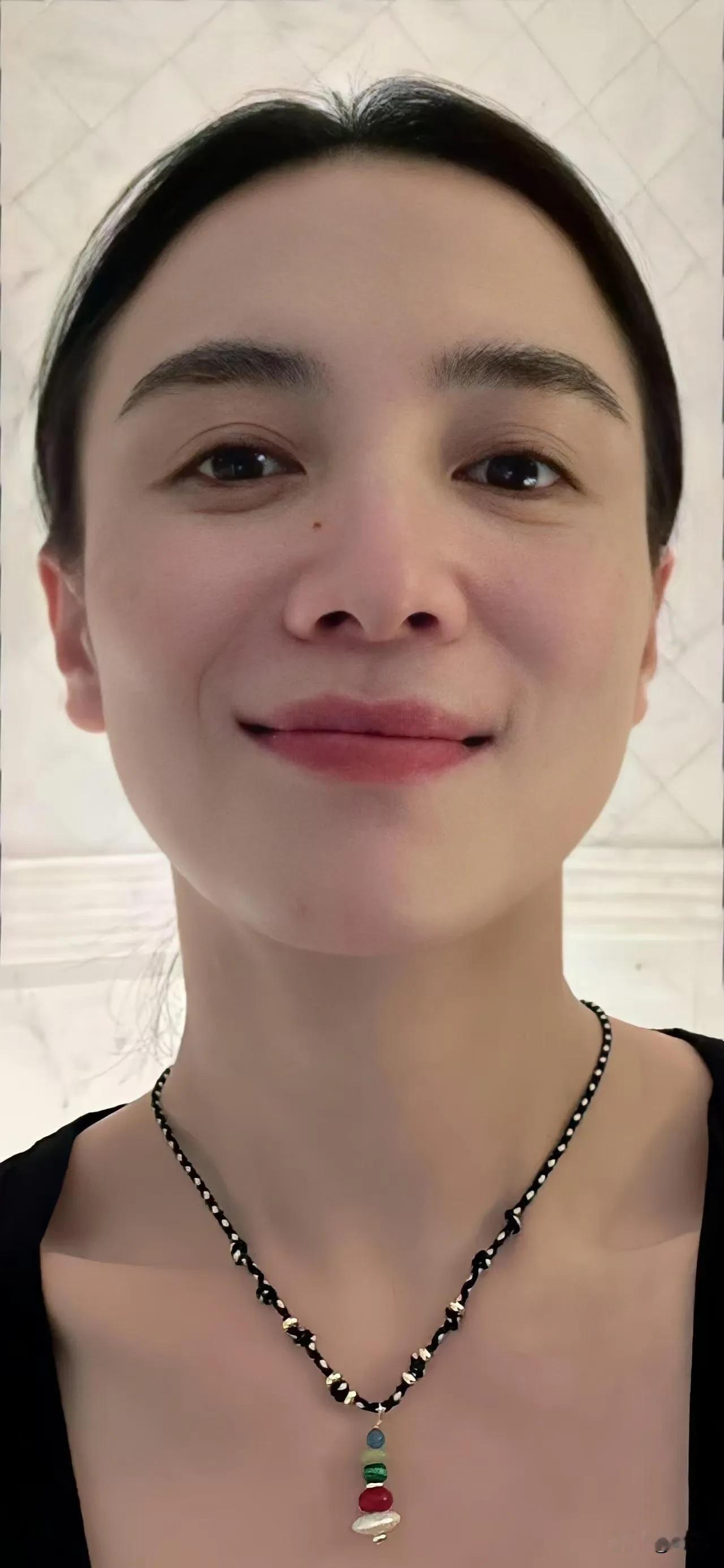 44岁的宋佳，差两步人生就美满了，事业上离视后大满贯就差飞天奖，生活上就差生