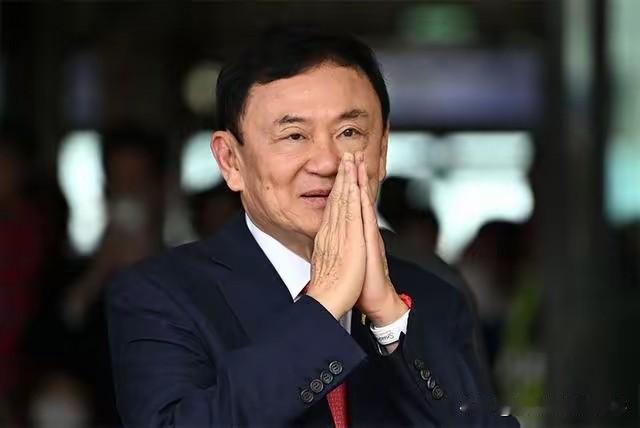 他信将在解除所有服刑期，第一时间登机去往迪拜，泰国有关报道这么说。他信之所以去迪