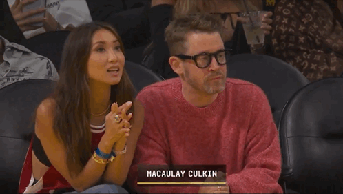 洛杉矶湖人队主场的明星们。说实话，我一个都不认识！