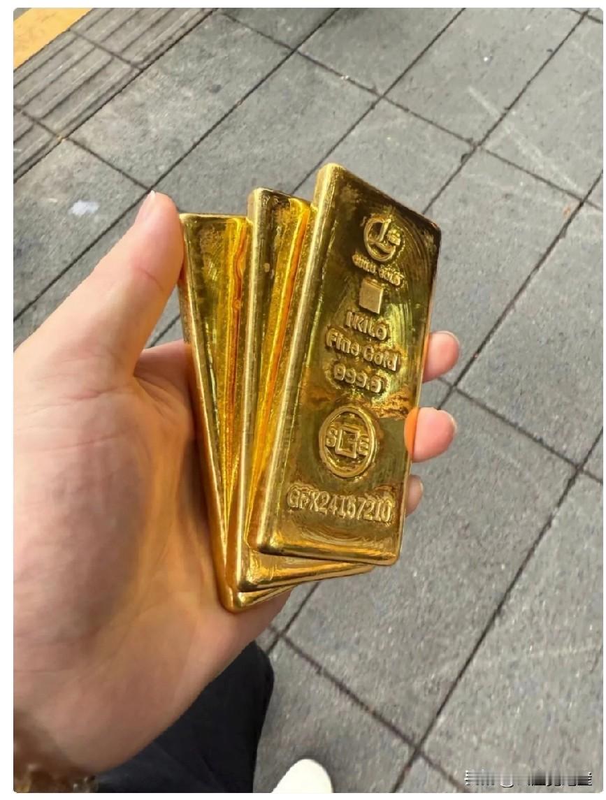 2月23日，金价又开始抽风了！上午还是1149一克，刚刚一查直接跌到了最