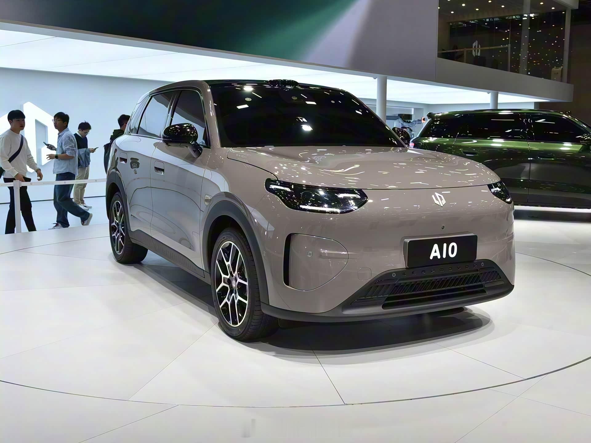 零跑A10亮相广州车展，油冷电驱总成+激光雷达纯电小型SUV油冷电驱总成纯电续