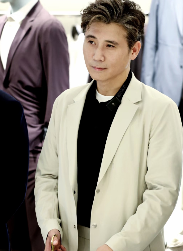 如果世界上有后悔药，最先抢着吃的肯定是李乃文，估计他现在没想明白，我是不是