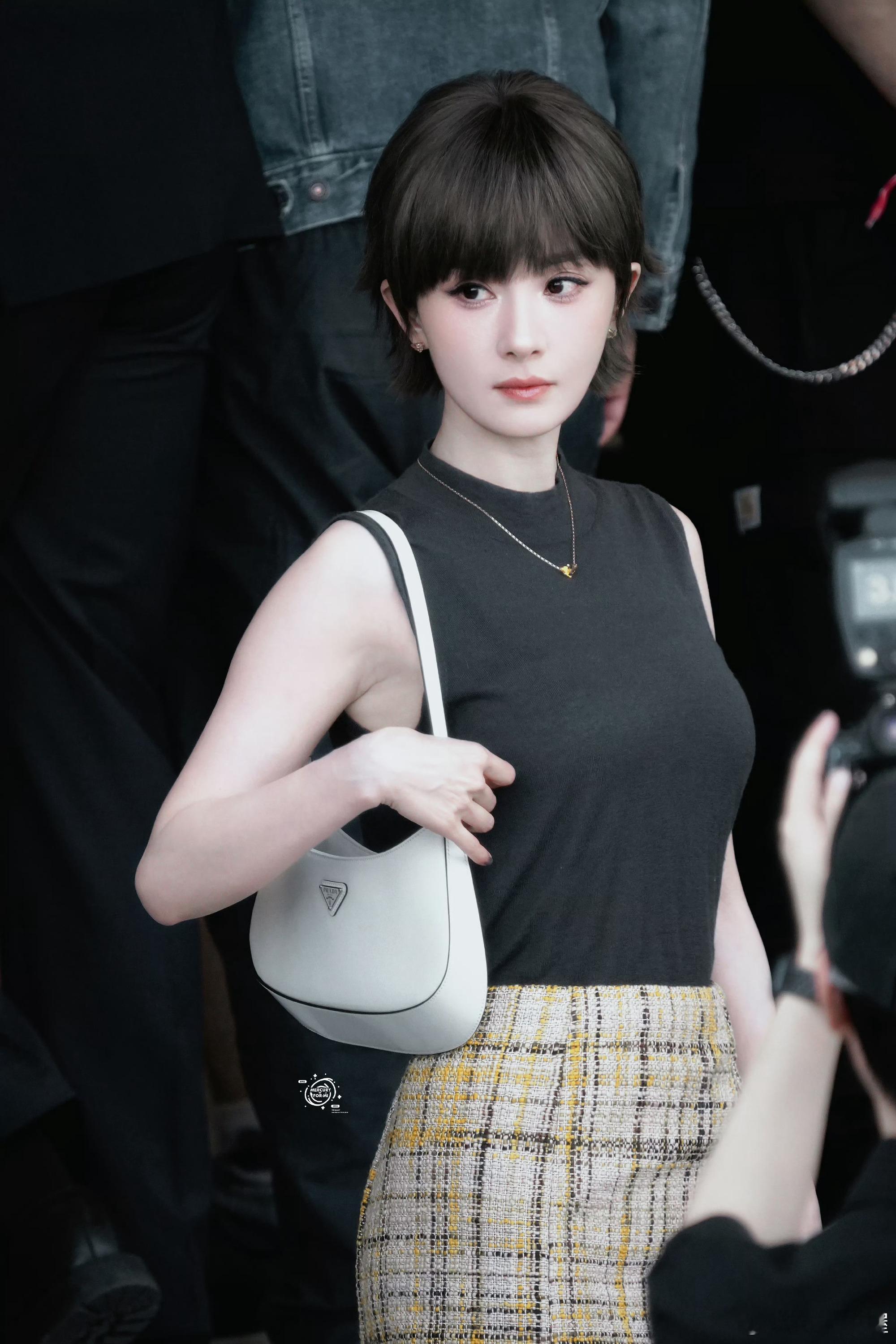 杨幂Prada姐也太美了谁会get不到杨幂短发的美！🗣️爱了爱了​​​
