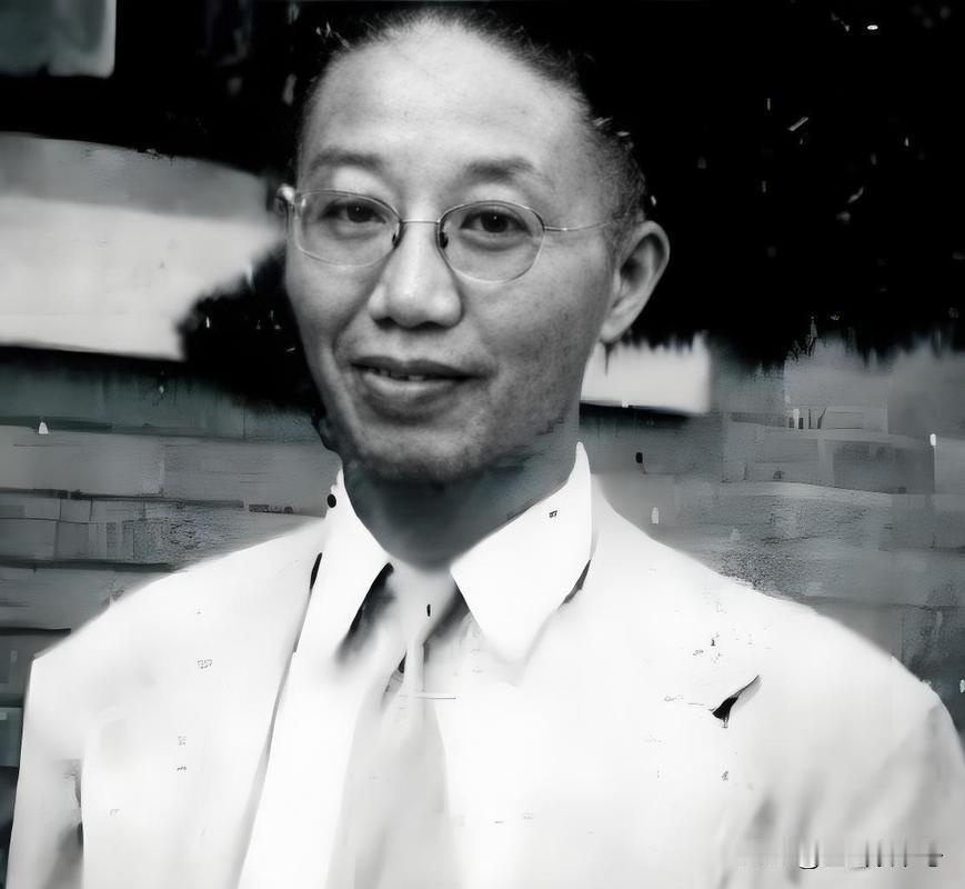 罗隆基韵事一：昆明花生米事件抗战期间，罗隆基在昆明西南联大任教。罗素来自命