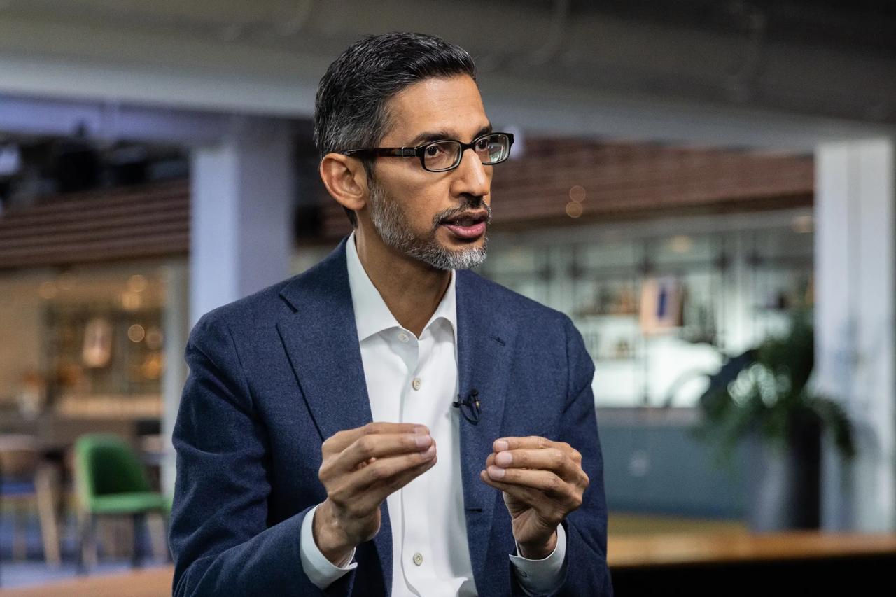 【谷歌与百度的差距】最帅的李彦宏在2010年迎来高光时刻，谷歌搜索退出国内，迁