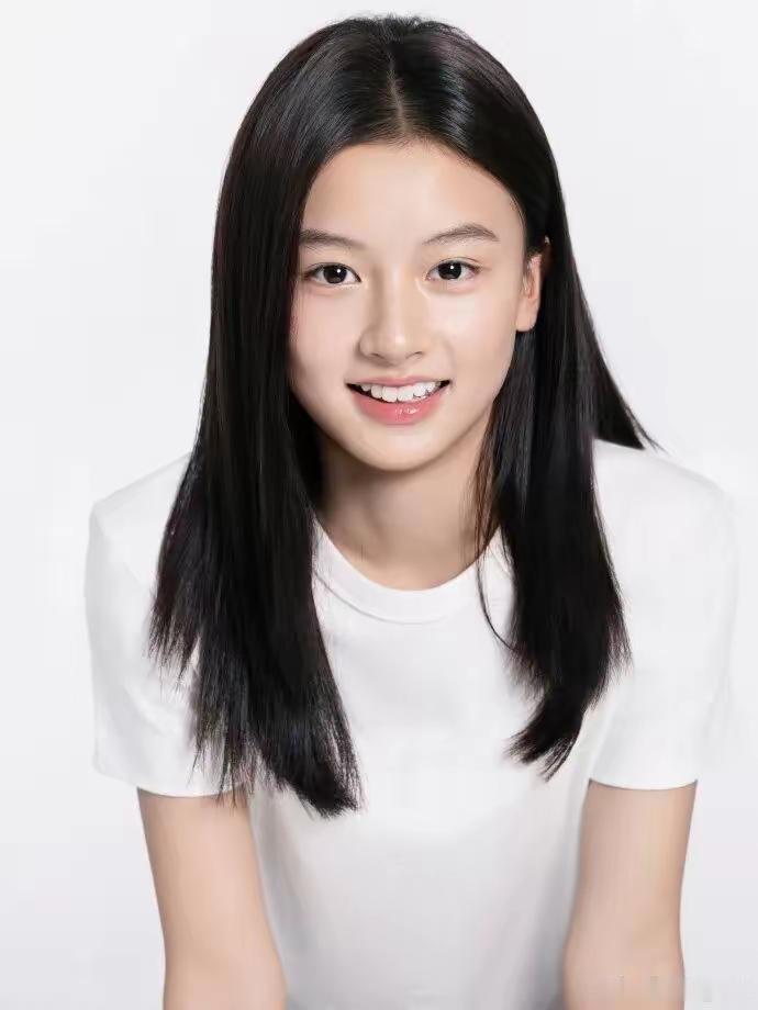 我刚发现个大瓜！那个当初拒绝于正的“南阳七七”，竟然悄无声息地“改头换面”出