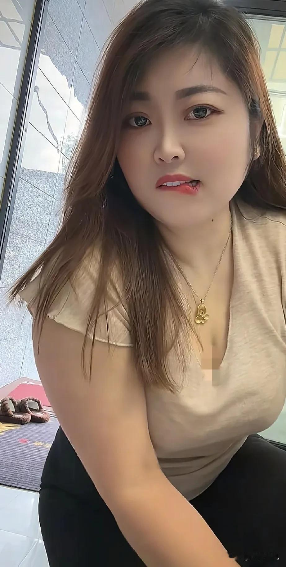 女人为啥花男人的钱要么给她花钱要么带她挣钱其实一个女人再有实力也想花自