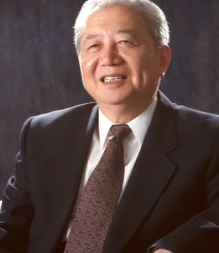 2001年，美国把一批已经退居二线的设备以高价卖给中国，让国内企业一下子背上数亿