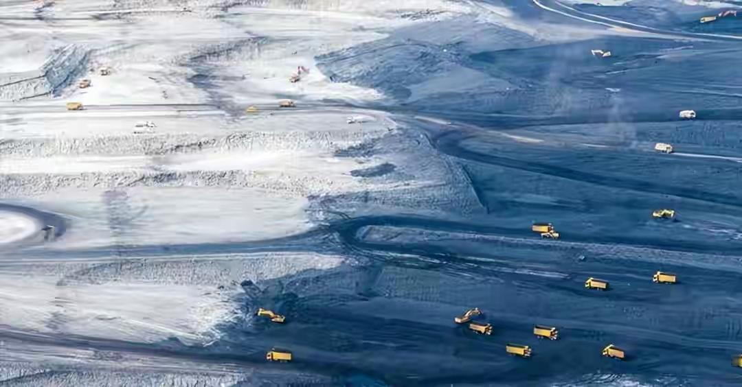 新疆准东煤田储量达3900亿吨，是全球最大整装煤田，但我国2024年仍进口5.4