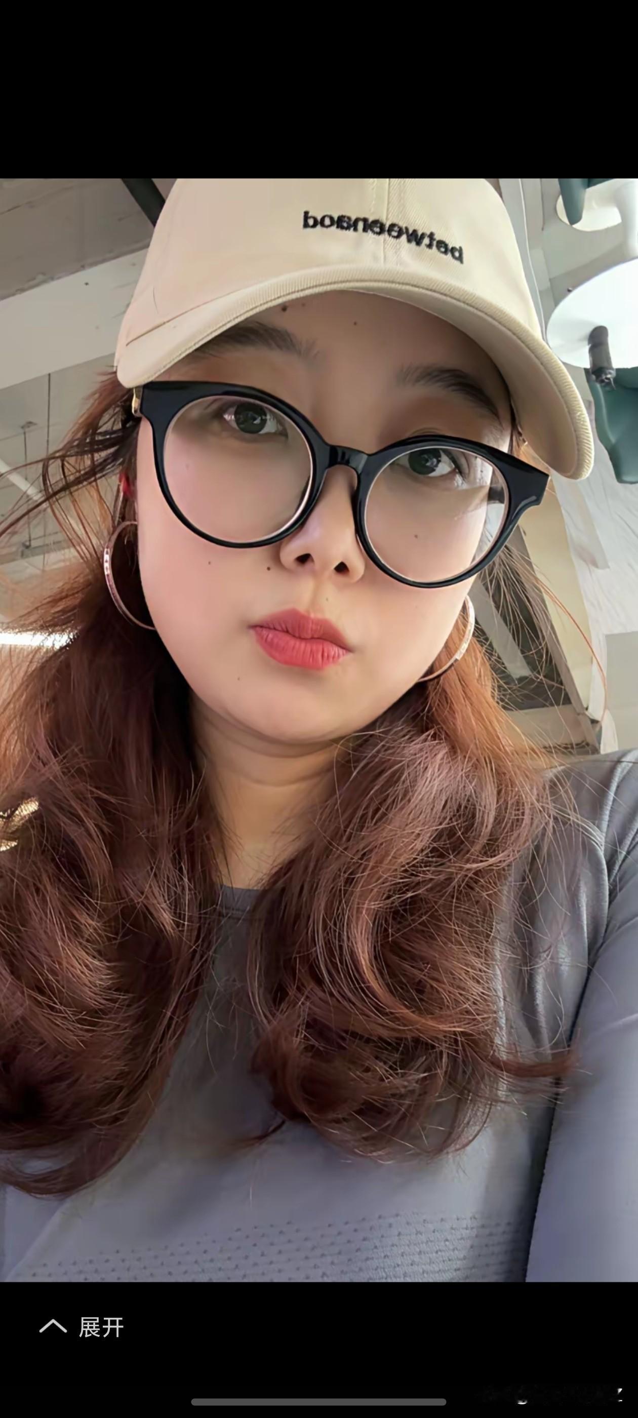 健身图分享女的撸铁是什么意思