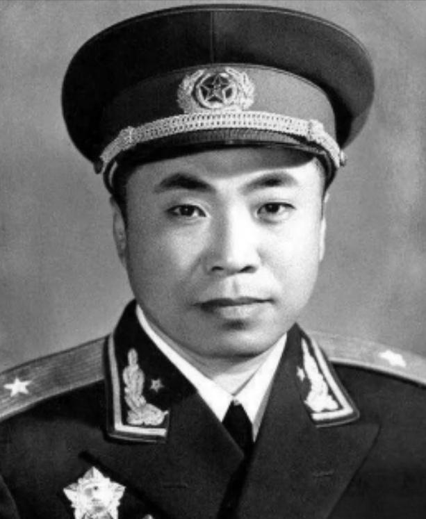 1942年，八路军神枪手遭叛徒出卖，被日军包围，只剩一颗子弹，这时，他很为难：是