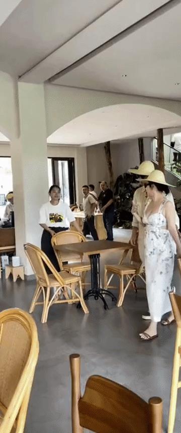 哪怕霍思燕多胖，杜江揽着霍思燕时依然像揽着珍宝一般！一点也感觉不到他对霍思燕的体