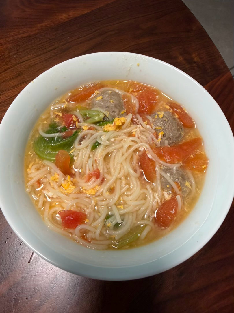 好好吃饭，天天向上。三餐四季，每天就这点追求了。不可辜负的美食好好吃饭
