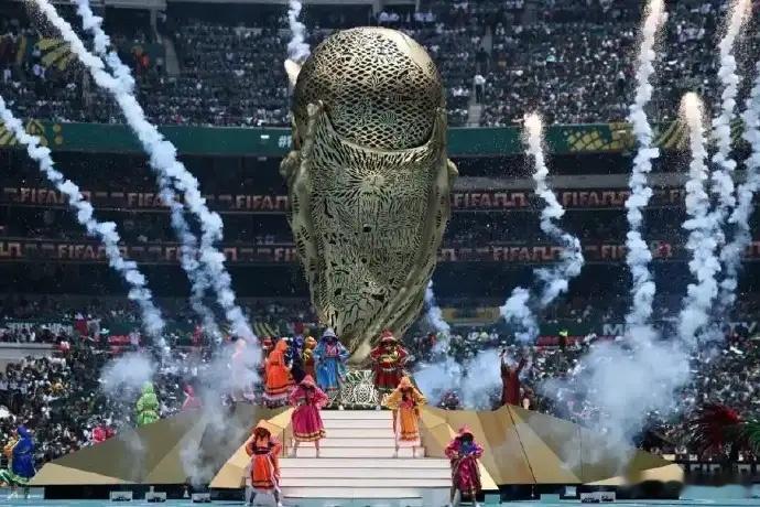 世界杯开打了，为什么淘汰赛大部分在美国？经济考虑是决定性的104场比赛，美国11