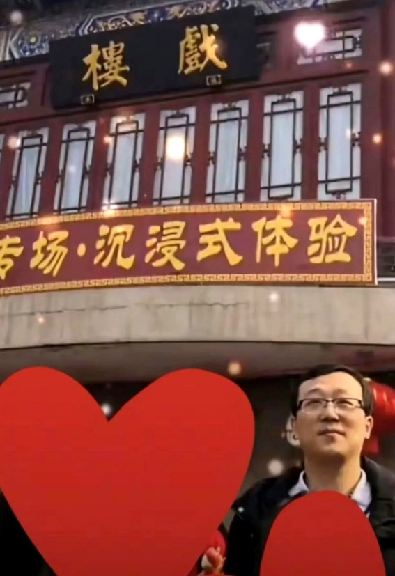 这届网友除了找不到对象，真是啥都能找到。最近翻老照片的能人又出山了，有人扒拉