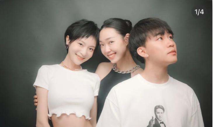 管乐和王皓这个时候的照片是不是就是官宣的意思呀明显管乐发的这个照片里她和王
