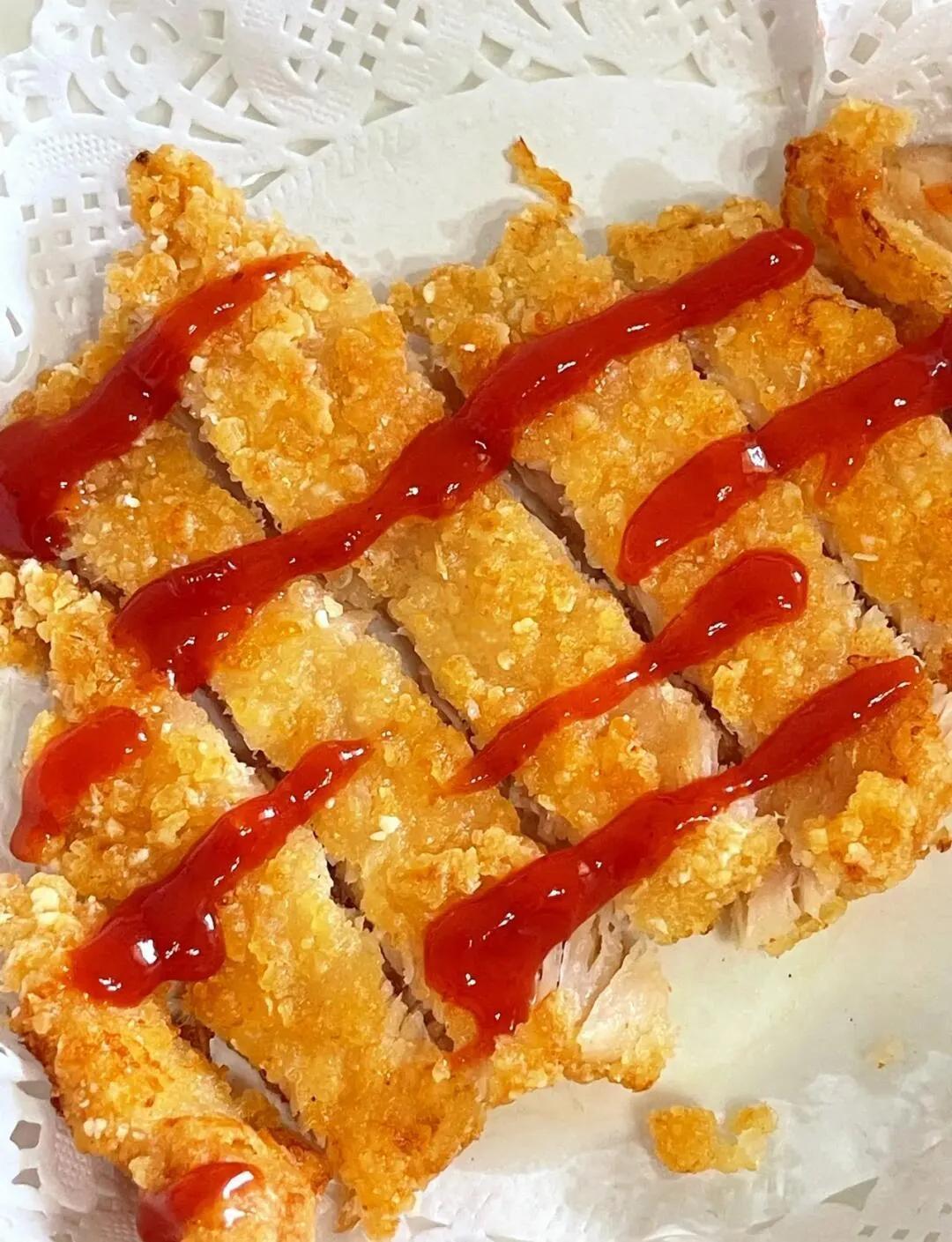 从炸鸡传奇到闭店之王，正新鸡排只用了两年。作为中国餐饮史上最具戏剧性的过山车选手