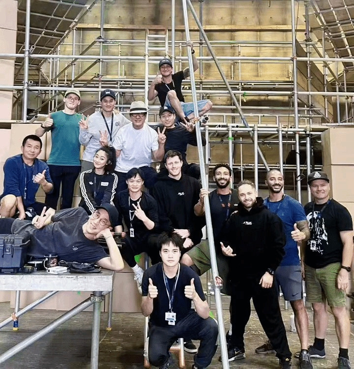 成龙现身漫威《蜘蛛侠4》片场! 成家班担任该电影动作指导